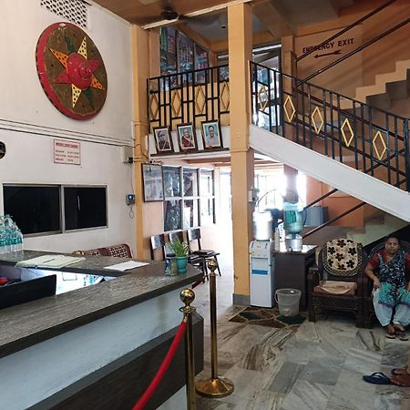 Kusum Hotel Dibrugarh Exterior foto