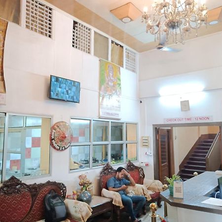 Kusum Hotel Dibrugarh Exterior foto