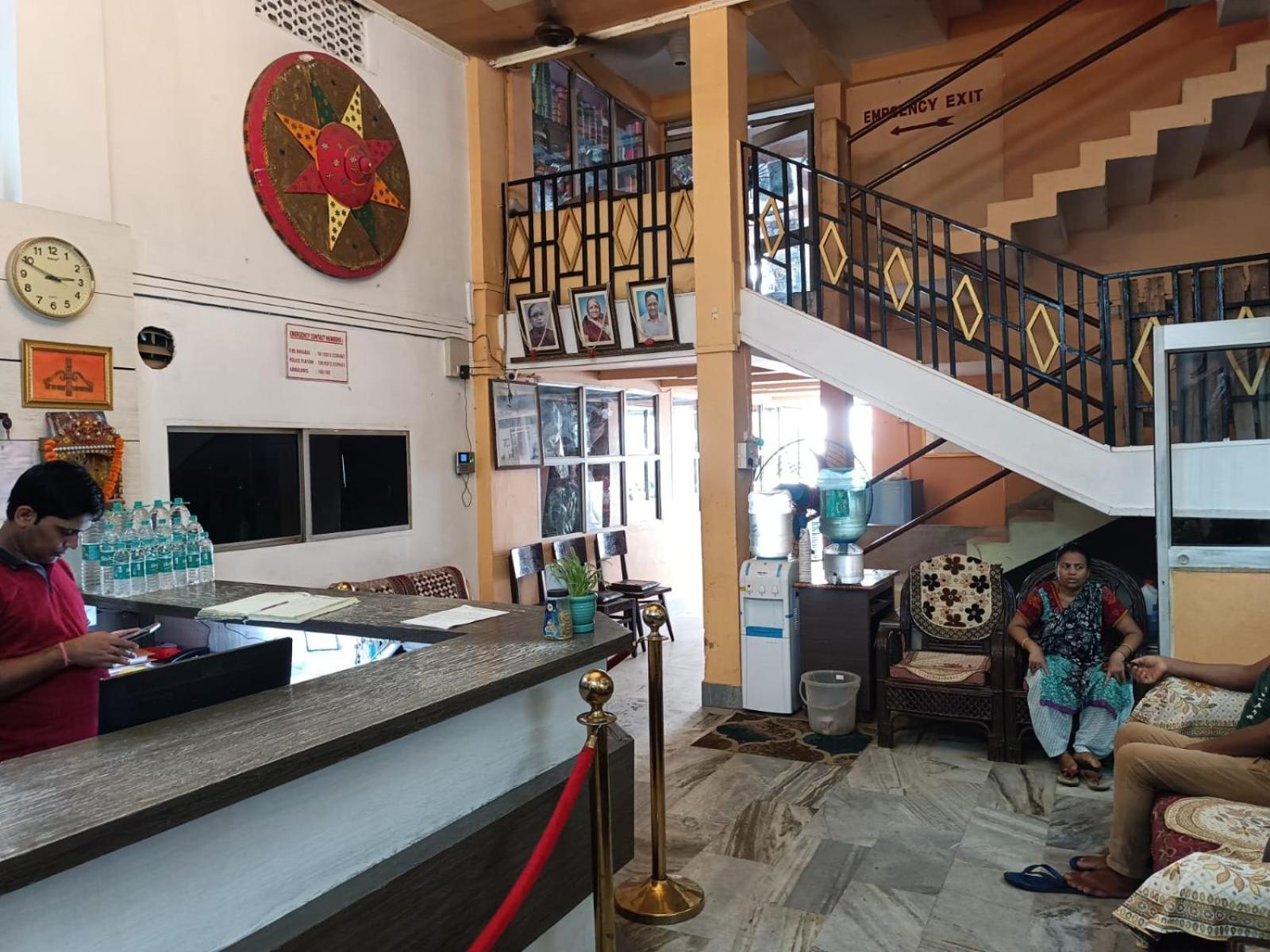 Kusum Hotel Dibrugarh Exterior foto