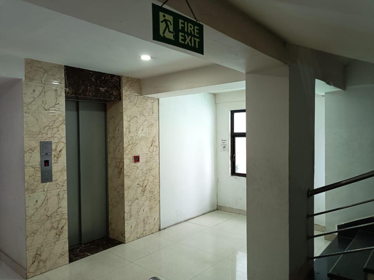 Kusum Hotel Dibrugarh Exterior foto