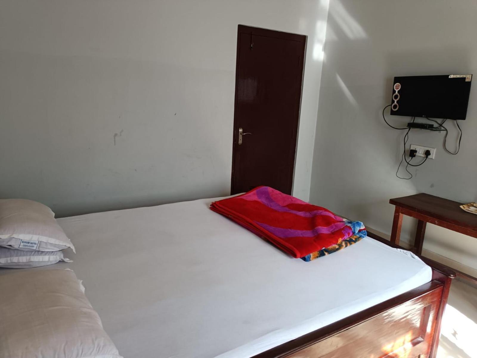 Kusum Hotel Dibrugarh Exterior foto